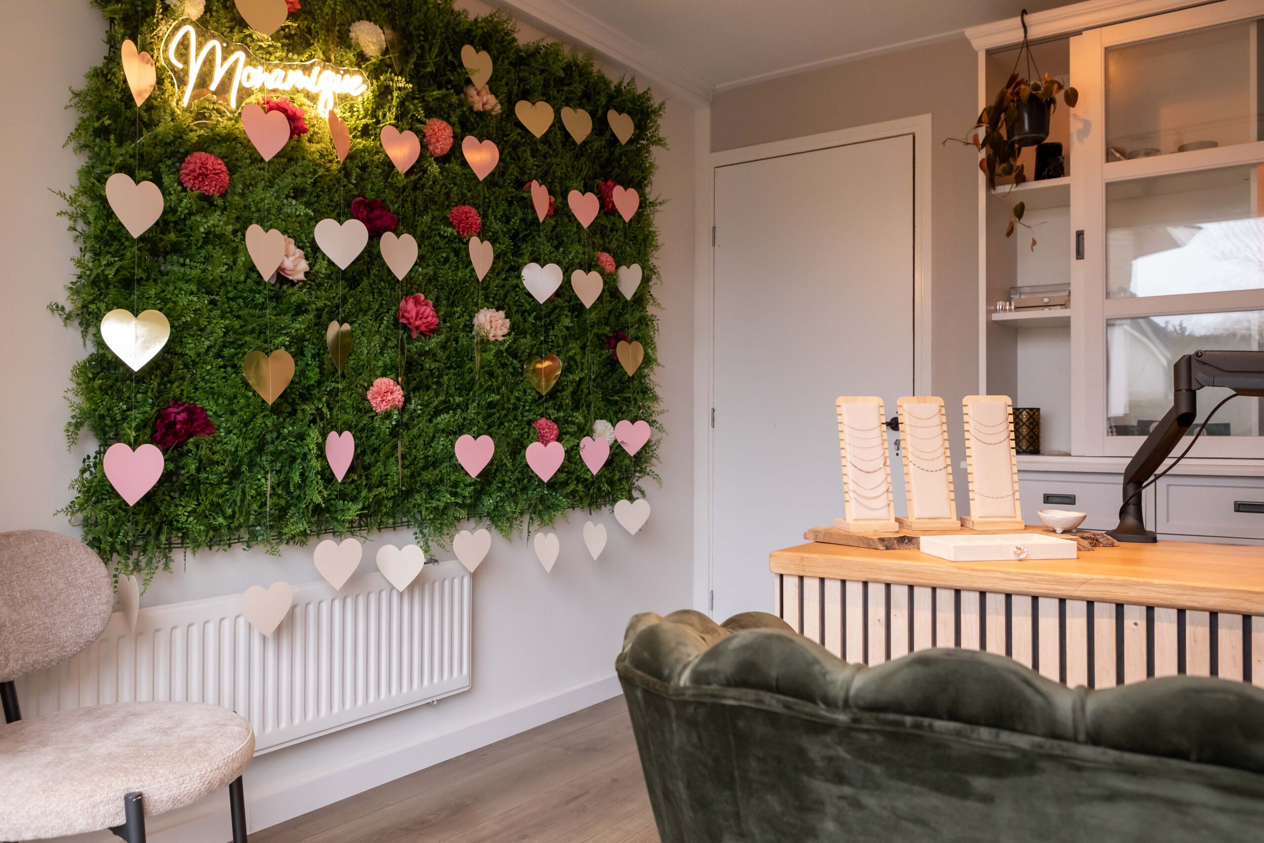 Atelier van Monamique voor infinity armbanden in Emmeloord.